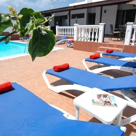 别墅 Casa Jordania - 4 Bedroom - Great Gated Pool Area - Perfect For Families With Young Children *