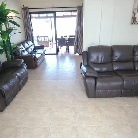 Casa Jordania - 4 Bedroom - Great Gated Pool Area - Perfect For Families With Young Children *